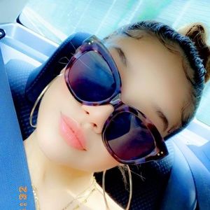 Meet your Posher, Daniela